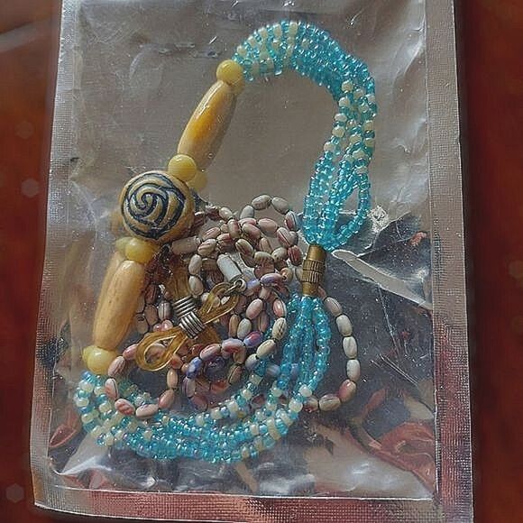 NWOT kid's aqua beaded bracelet & glasses chain - Picture 4 of 4